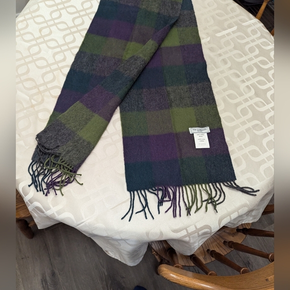 Via Condotti  Roma Made in Italy 100% virgin wool Plaid Scarf with fringes. EUC. - Picture 3 of 5